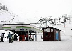 Las estaciones de León reciben la visita de 14.524 esquiadores durante el fin de semana