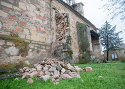 Las inclemencias del tiempo derrumban parte de la iglesia zamorana de Tardobispo