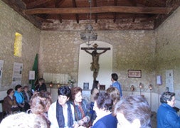 Los motanos rezan los mil jesuses