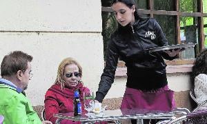 Terraza del bar restaurante El Cielo, en el barrio de La Rubia. / R. OTAZO
