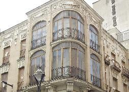 Edificio Tempo en Santiago con Claudio Moyano. /  M. Gómez