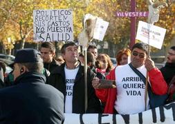 Manifestación de vecinos de los Arribes y Muelas del Pan en contra del cierre de las urgencias nocturnas en noviembre del pasado año. / ICAL