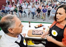 El alcalde, la presentadora y las chuletillas..FRAN JIMÉNEZ