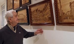 Florencio Cabero, con varios de sus trabajos. / Henar Sastre
