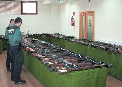 Armas que saldrán a subasta el próximo día 28 en la Comandancia de la Guardia Civil de Palencia. / El Norte