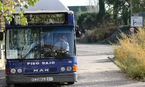 Un autobús de la línea 5 que llega hasta Simancas. JAVIER HERNANDO