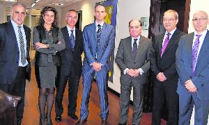 Jesús María Ortiz (izquierda), Begoña Hernández, Ricardo González, Stephen Nicol, Tomás Villanueva, Pedro Villar y Tomás Vecilla. GMCYL