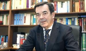 Vicente Guilarte, en su despacho de Valladolid. / R. Gómez