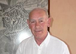 El alcalde de Aldeamayor, Bernardo Sanz, en su despacho. / J. F.