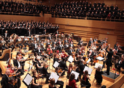 La orquesta dirigida por Petrenko./ N. CARRETERO