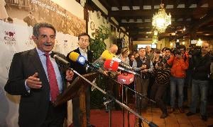 Miguel Ángel Revilla, en las jornadas de la matanza de El Burgo de Osma. / C. O.-Ical