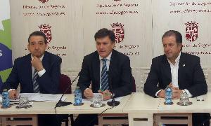 Manuel Mendieta, Francisco Vázquez y Rafael Casado, en la presentación del nuevo sistema. / ANTONIO DE TORRE