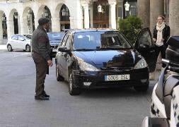 «Me he dado contra el pivote por quedarme mirando al bolardo»