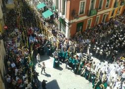 Miles de vallisoletanos acompañaron a La Borriquilla el Domingo de Ramos. / Gabriel Villamil