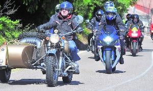 Los motoristas se ponen en ruta. / F. J.