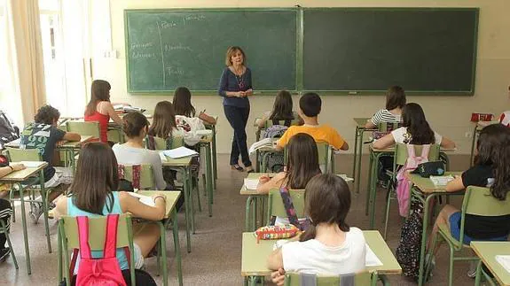 Alumnos del Núñez de Arce en clase.