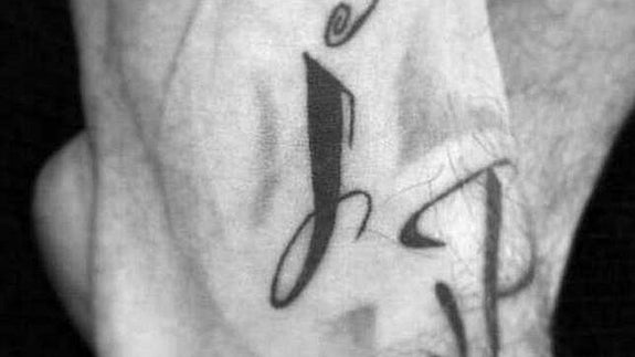 El tatuaje de Alberto Isla