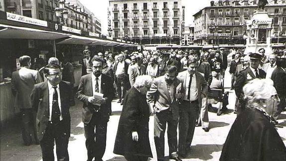 Rosa Chacel en la Feria del Libro de 1983, celebrada en la Plaza Mayor.  