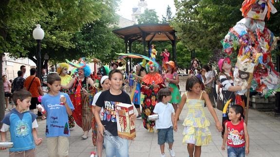 Niños cuellaranos durante el festival del año pasado. 