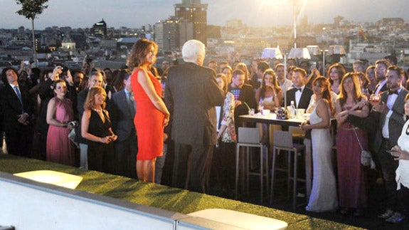 Ana Rosa Quintana y Paolo Vasile, dirigiéndose a los invitados.