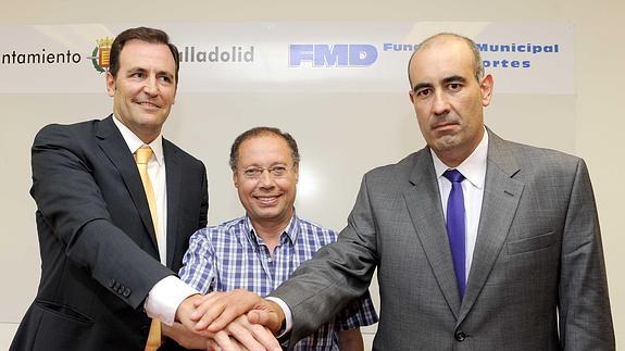 Juan Carlos Sánchez-Valencia, presidente; Alfredo Blanco, concejal y Paco Ollero, directivo