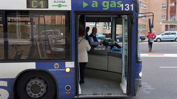 Autobús de la línea C1 que se verá afectado. HENAR SASTRE