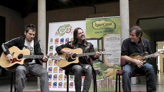 Actuación acústica de The Wild Horses en la presentación del Huercasa Country Festival en Segovia. 
