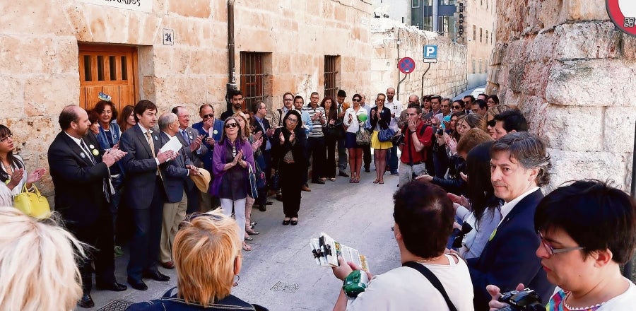 Un aplauso sirvió como homenaje para todos los letrados que prestan parte de su tiempo a defender a las personas sin recursos económicos.