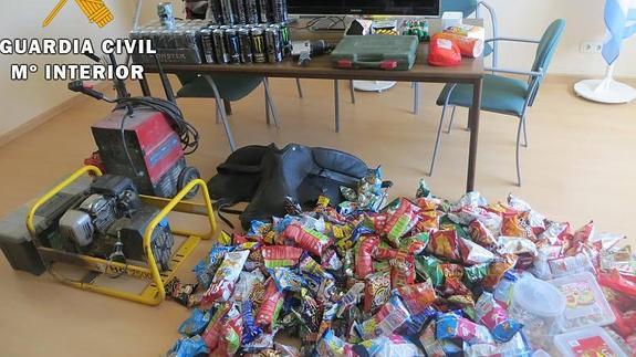 Detenido en Ávila por robar herramientas, piezas de vehículos, y artículos de hípica