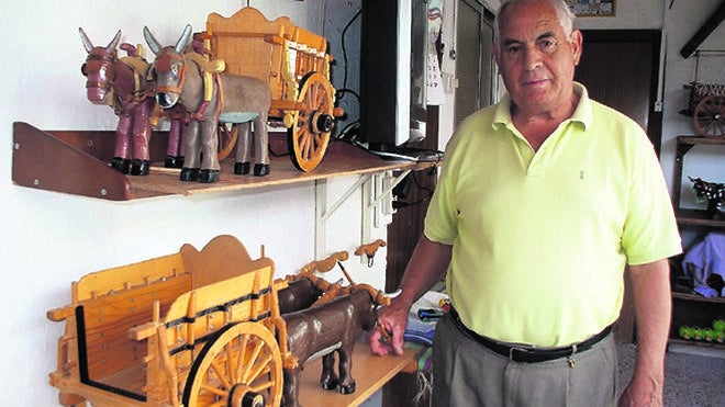Jerónimo Martín, autor de la exposición, lleva fabricando minuciosamente las piezas desde hace 14 años. 