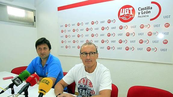 El técnico Sergio Platel y el secretario provincial de UGT, Julián Martínez, en la sede del sindicato. 