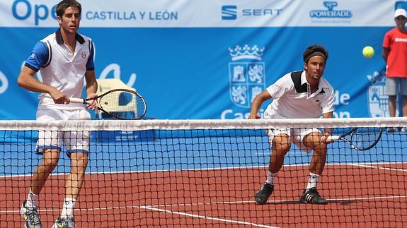 Arenas y López, durante su partido de dobles.