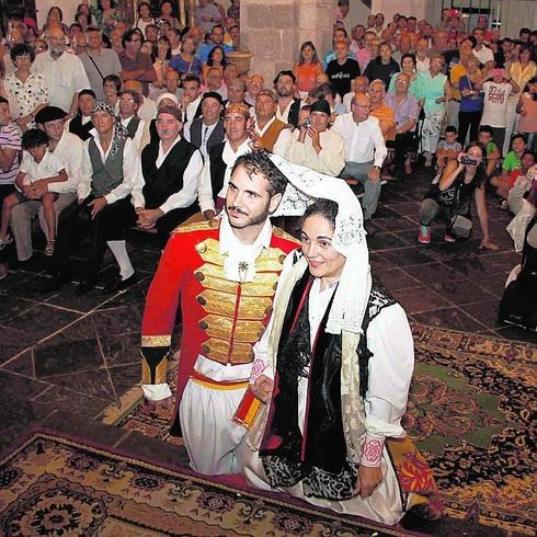 Momento de la teatralización en la iglesia de la localidad. 