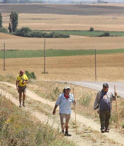 Los Amigos del Camino viven una peregrinación nocturna desde Carrión
