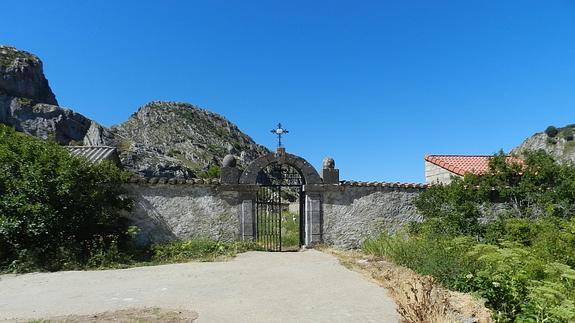 Cementerio de Canseco (León), donde se ubica una fosa común con los cuerpos de tres soldados republicanos 