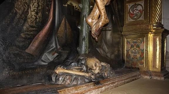 Altar del Cristo de las Batallas de la Catedral de Palencia que una persona ha intentado quemar