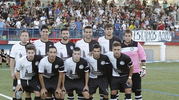 Primer once inicial de la historia de Unionistas en el San Casto ayer ante el Santa Marta. 