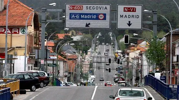 Travesía de San Rafael de la carretera N-VI. 