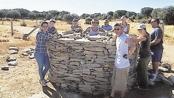 Durante el campo de trabajo construyeron un chozo de piedra en Sardón de los Frailes.