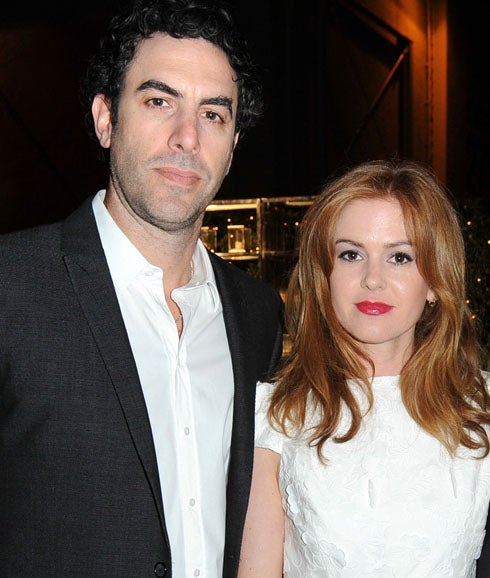 Isla Fisher y el cómico Sacha Baron Cohen 
