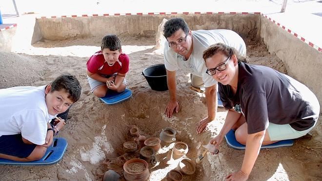 Participantes en el programa ‘Arqueología en familia’. 