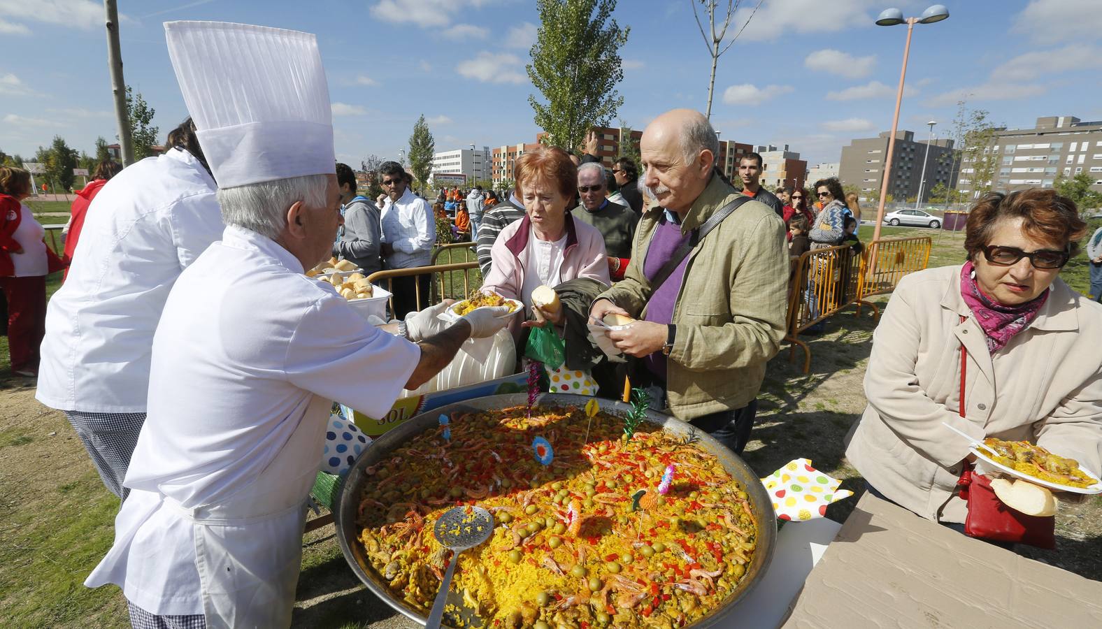 Paella popular en la  pasada edición de las fiestas de Pilarica.