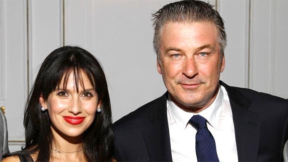 Alec Baldwin con su segunda esposa Hilaria Thomas