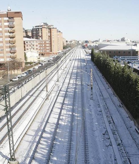 Fomento encarga una revisión con ultrasonidos para detectar fallos en la línea del AVE