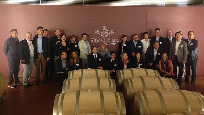 Integrantes de la misión inversa del vino, en su visita a las instalaciones de Vega Sicilia, el pasado septiembre