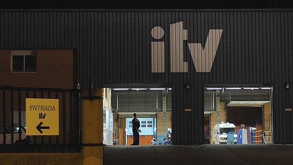 Entrada de una estación de la Inspección Técnica de Vehículos en Valladolid.