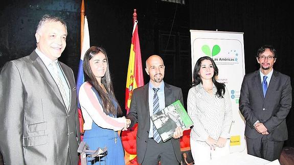 Un momento de la firma del acuerdo de colaboración en la capital panameña.