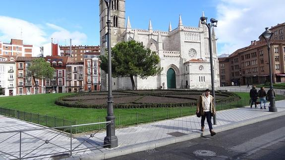 Los carteles que anunciaban las obras de urbanización del entorno de La Antigua (finalizadas en marzo) fueron retirados la semana pasada. 