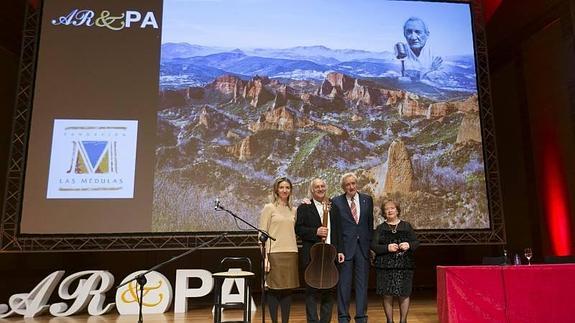 Luis del Olmo, medalla de oro de la Fundación Las Médulas