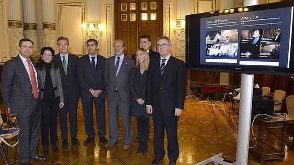 Participantes en la firma de la alianza de ciudades por la iluminación inteligente.